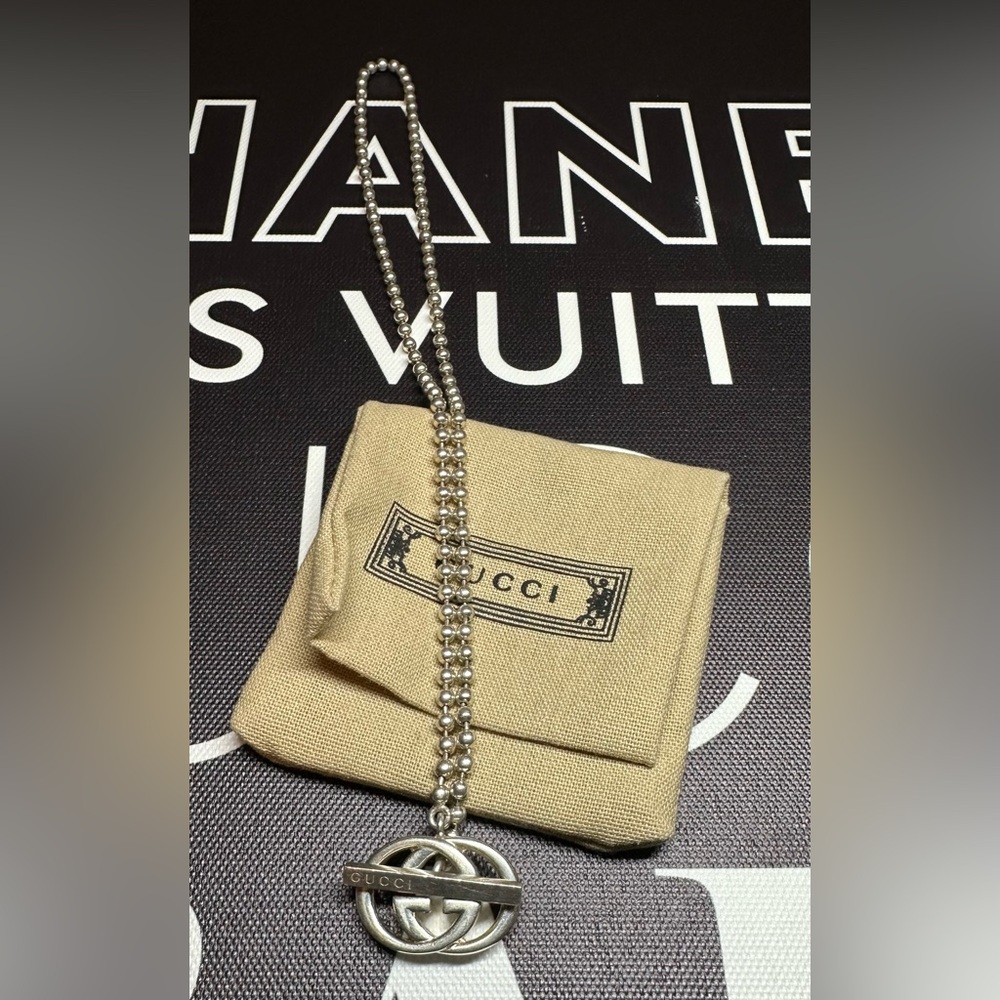 SOLD Gucci Sterling Silver Interlocking G Pendant Necklace - Picture 4 of 4